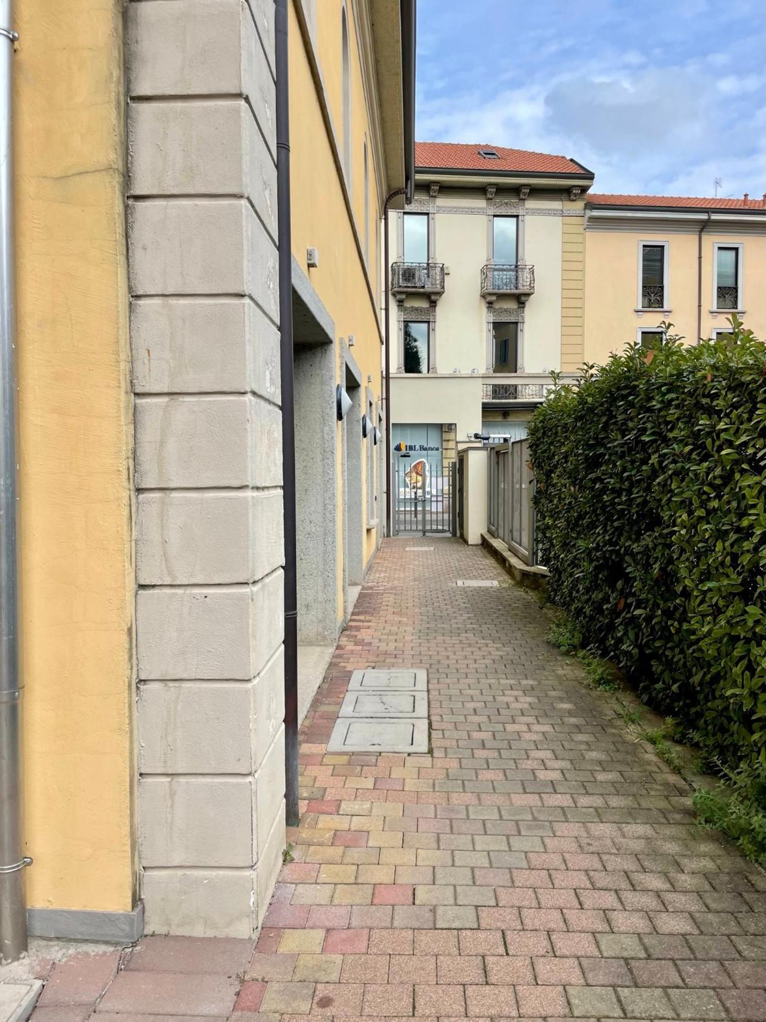 Luxury Four-Room Apartment In Monza Centro - 2 Min Walk To Train Station Luaran gambar
